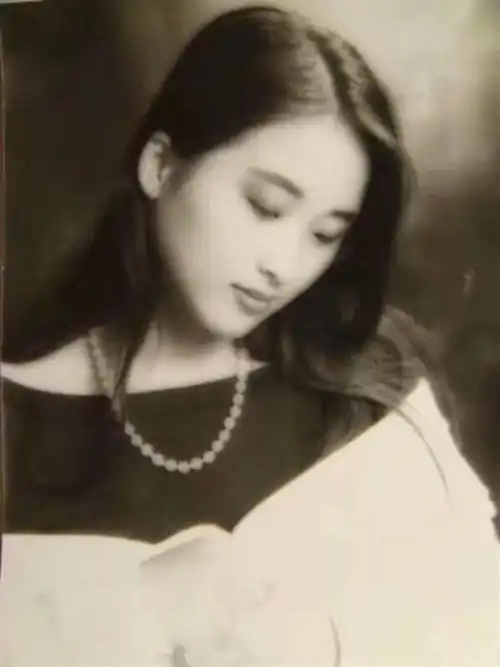 好美一组妈妈年轻时的老照片,看看有没有你当年的样子
