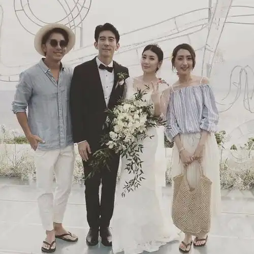 贾静雯婚礼现场高清图流出,尽显浪漫温情,到场女星小细节亮了