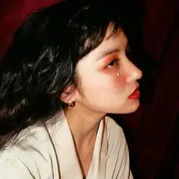 超酷霸气欧美范女生头像
