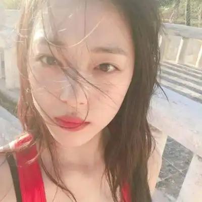 2023精致活泼女生头像