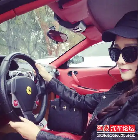 网红傍车女钓富豪连晒千万豪车