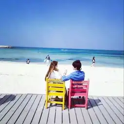 蓝天图片唯美女生头像亚