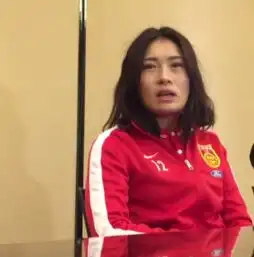 王飞加盟拜仁慕尼黑女子足球队是真的吗