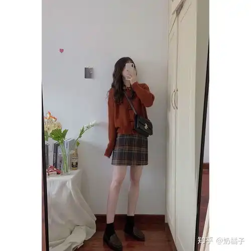 腰细屁股大的女生秋天穿什么裙子好看呢