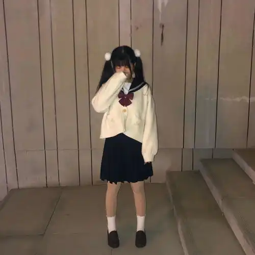 有什么适合jk制服的外搭吗,穿起来很可爱又可以平时日常穿的那种,想给女生准备这样的礼物