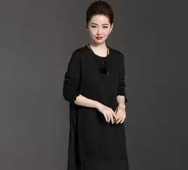 身材发福的4555岁女人别乱穿衣,大码遮肚打底衫藏起赘肉显气质