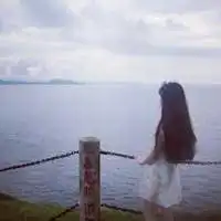 海边意境女生头像