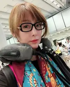 51岁王祖贤再晒自拍美照,嘟嘴卖萌少女心十足,三字喊话令人感动