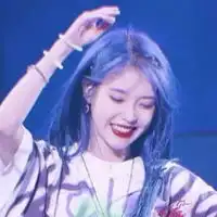 qq蓝色系女生头像
