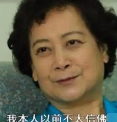 女性信佛的微信头像左大