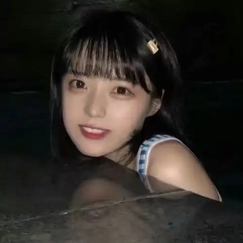 让男生很有保护欲的温柔女生头像
