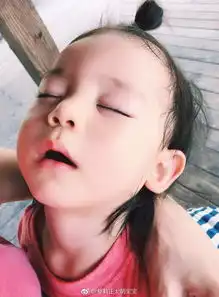小女孩头像可爱简笔画正