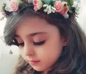 伊朗8岁女孩酷似洋娃娃,被封为世界最美女孩,父亲辞职当保镖