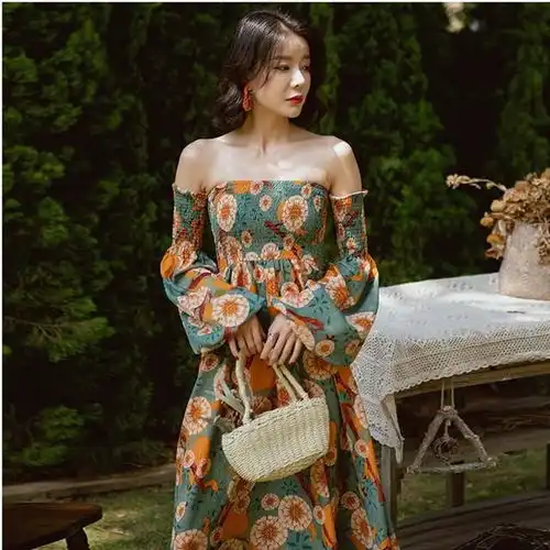 建议喜欢穿碎花裙的女人多试试以下6套造型,减龄又有气质