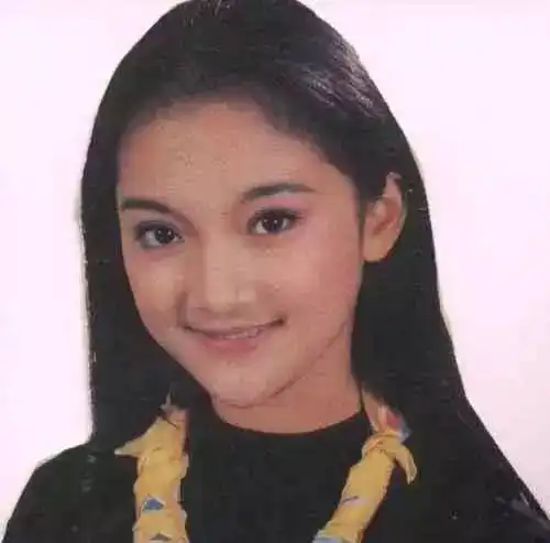 可爱小女孩头像大眼睛童