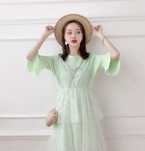 5月最火的牛油果绿裙子,穿上显白显瘦小清新,春夏秒变小仙女