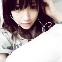 跪求粉色系女生qq头像不要卡通的,最好是有实人的