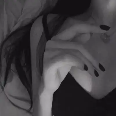 qq头像女生部位图胸腿成熟御姐女生部位头像
