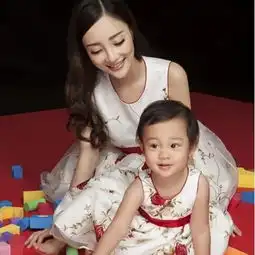 李小璐又生了一个女儿长得和她简直一模一样,比甜馨还像她