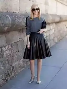 职场头像女气质百褶裙