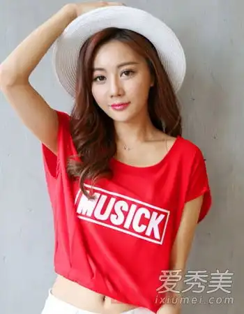 2015年最新的韩国发型同样长又短