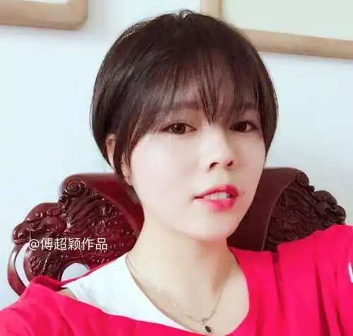 今年大家都流行剪齐耳短发