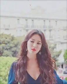 宋慧乔走出宋仲基离婚风波,最新近照曝光,肤白貌美嫩如少女