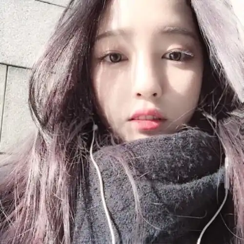 脸上出现4特征,说明你的脸已成为螨虫的家,住了很多螨虫