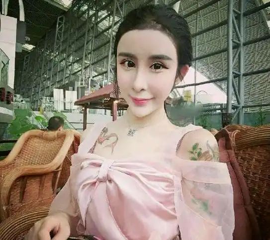 女生狼尾头像吴谨言