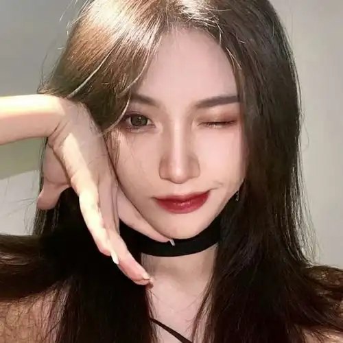 黑色高清女头像文案