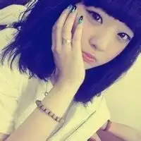 很有爱的可爱短发美女qq头像