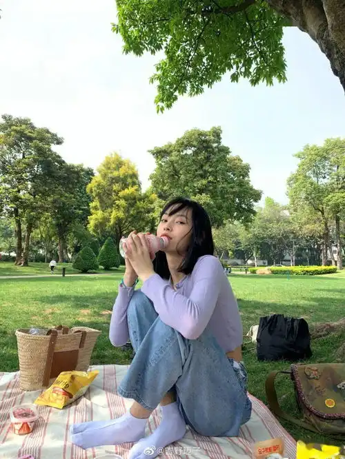 作为时尚潮流达人,怎么能少了有型又有气质的包包