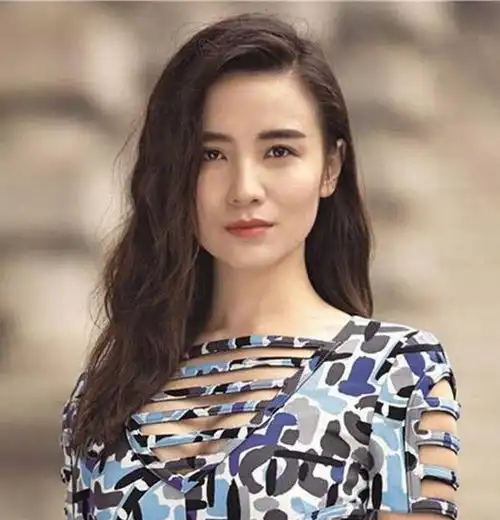 得奖运很好的女明星,首次提名金鸡就拿奖,竞争对手是章子怡