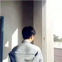 我真的不想再为你转身了,qq男生背影头像孤独