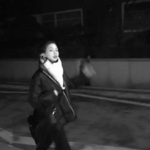 社会女生快手头像图片黑