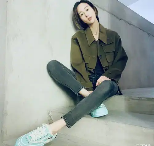 张钧甯穿搭干货好多啊近期私服穿搭,又带我们体验了不一样的美