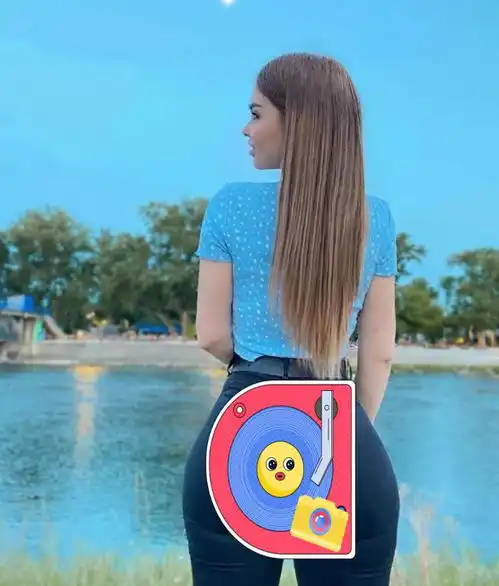 00后健身女生,网友称其漫画身材,你觉得她的身材好吗