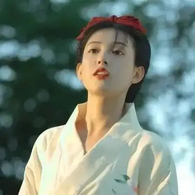 清新文艺女生头像命运只有一个,可是人生却有多种选择