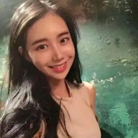 女生头像小清新,长发美女走的是潮流路线