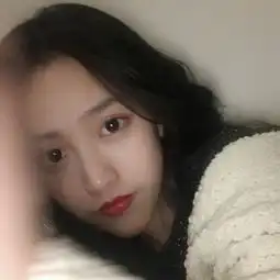这个女网红叫什么谁知到她的微博谢谢了