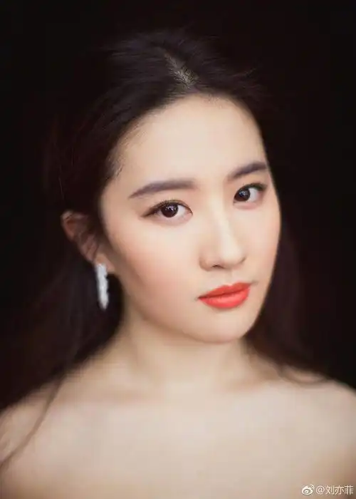 美人时光机她是中国首位迪士尼公主气质脱俗被誉为神仙姐姐
