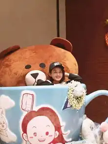 短发女生如何原来可以这样戴帽子...