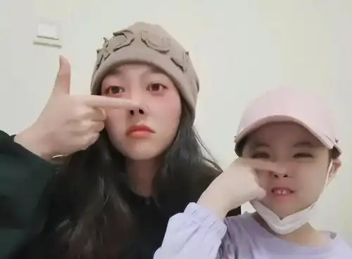 9岁女孩确诊白血病,妈妈置之不理,姑姑我用嫁妆救她