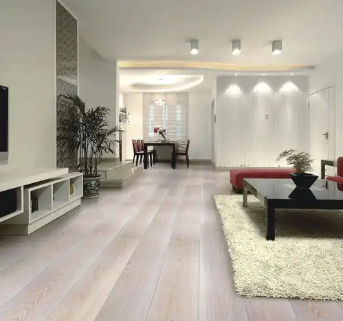 女生白色简约头像装修