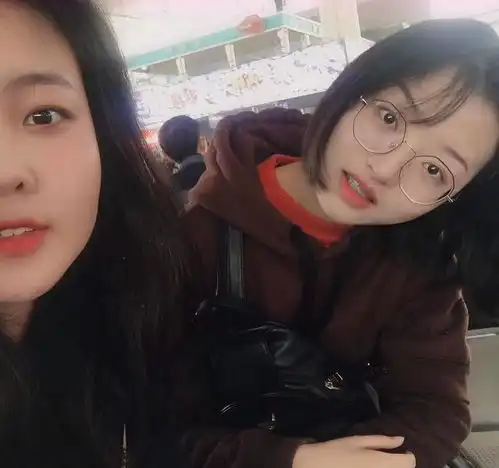 毕业没有选择去就业,两个211大学女生选择租房,为考研备战