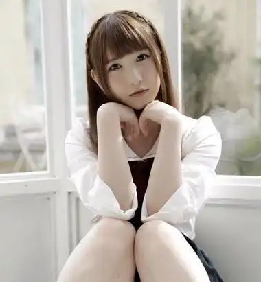 日本女星星咲伶美又纯又欲写真图集欣赏