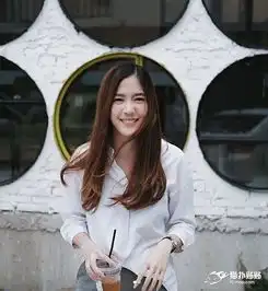 街头巧遇的超甜美邻家女孩...清新脱俗的脸蛋