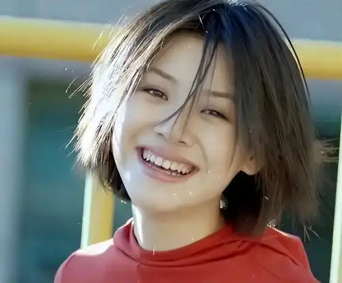 她是梅婷闺蜜,被抛弃后男友转头娶了刘蓓,今49岁比小姑娘还迷人
