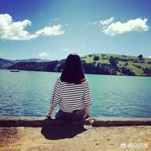 夕阳下的背影女生头像儿