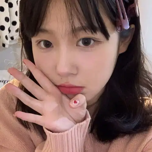 女生头像爱意细微